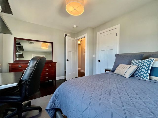 24 Stockholm Street, Newport, RI 02840