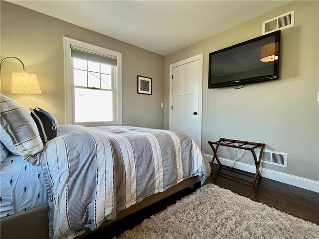 24 Stockholm Street, Newport, RI 02840