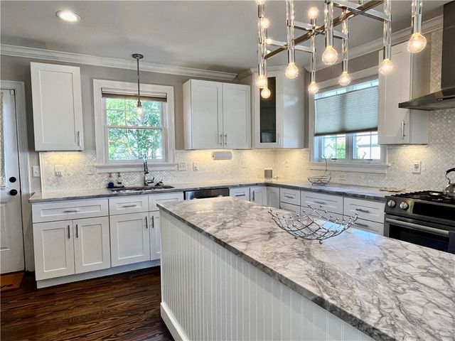 24 Stockholm Street, Newport, RI 02840