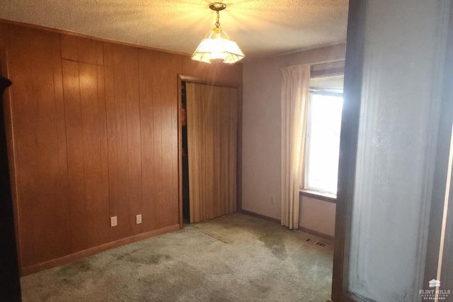 9226 Blue Ridge Road, Manhattan, KS 66503