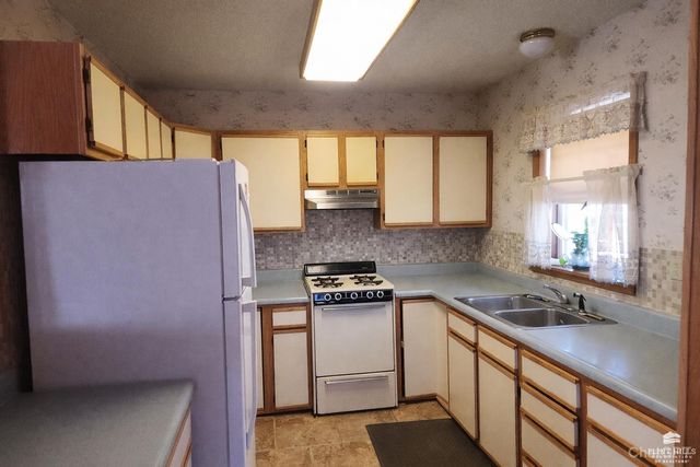 9226 Blue Ridge Road, Manhattan, KS 66503