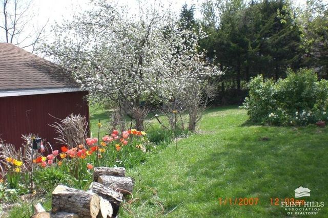 9226 Blue Ridge Road, Manhattan, KS 66503