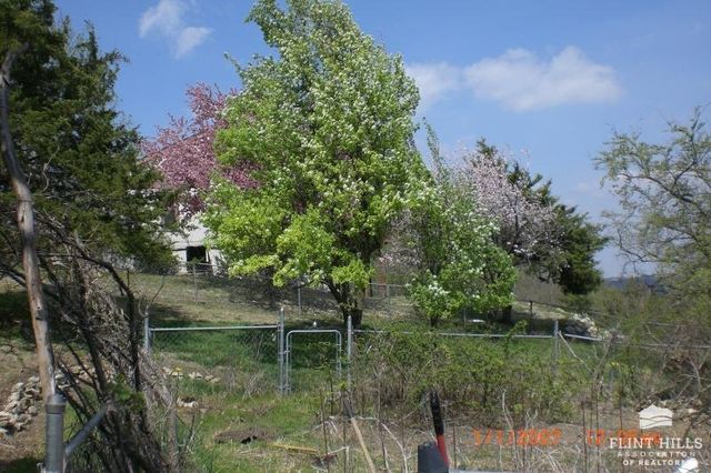 9226 Blue Ridge Road, Manhattan, KS 66503