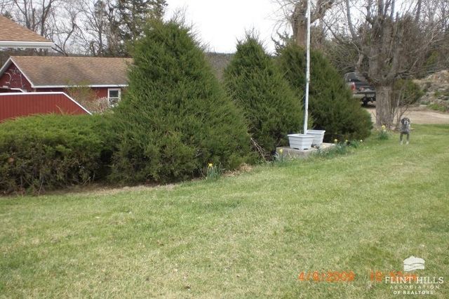 9226 Blue Ridge Road, Manhattan, KS 66503