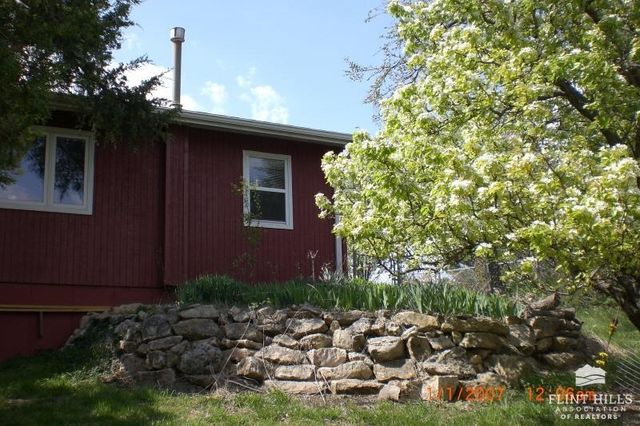 9226 Blue Ridge Road, Manhattan, KS 66503