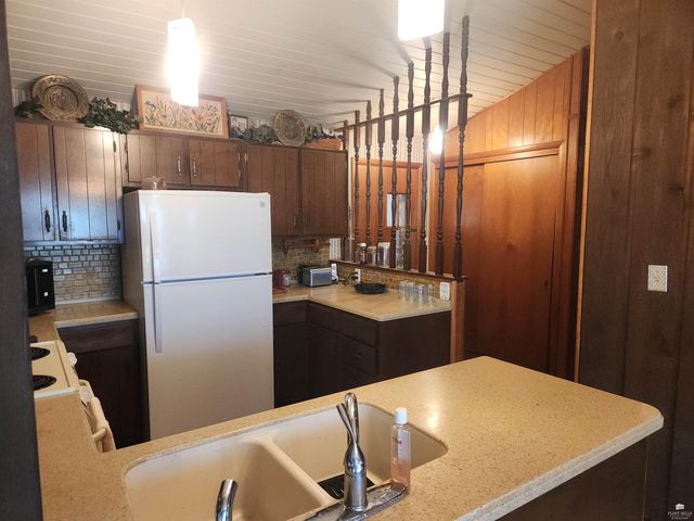 9226 Blue Ridge Road, Manhattan, KS 66503