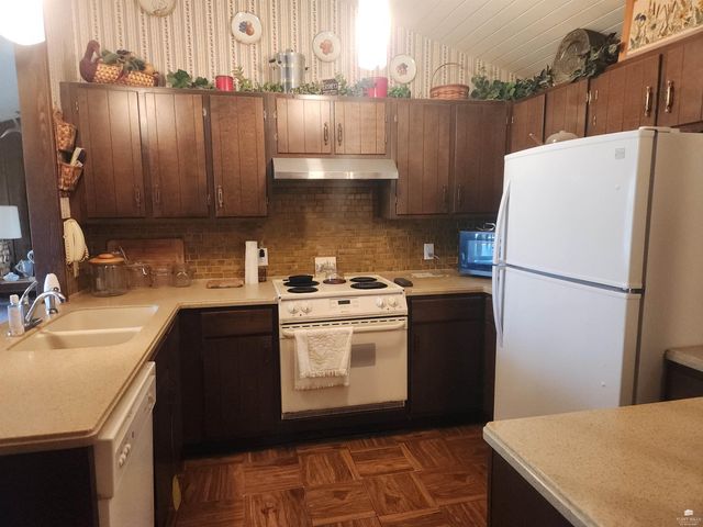 9226 Blue Ridge Road, Manhattan, KS 66503