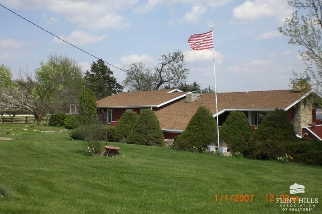 9226 Blue Ridge Road, Manhattan, KS 66503