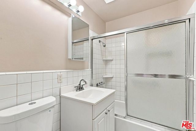8845 Glider Avenue, Los Angeles, CA 90045