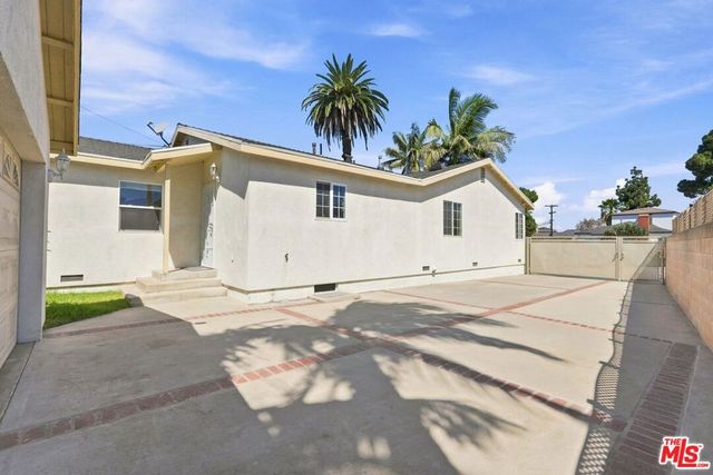 8845 Glider Avenue, Los Angeles, CA 90045