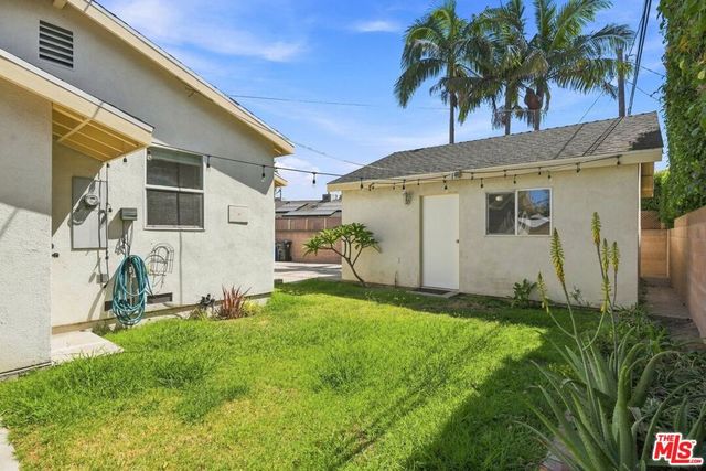 8845 Glider Avenue, Los Angeles, CA 90045