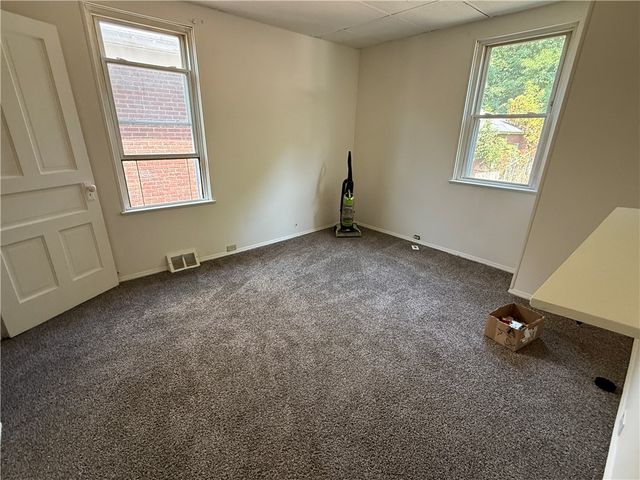 122 Greydon Ave, Mckees Rocks, PA 15136