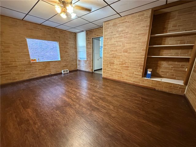 122 Greydon Ave, Mckees Rocks, PA 15136