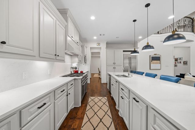 1835 Hewitt Drive, Houston, TX 77018