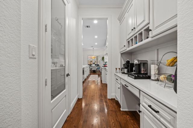 1835 Hewitt Drive, Houston, TX 77018