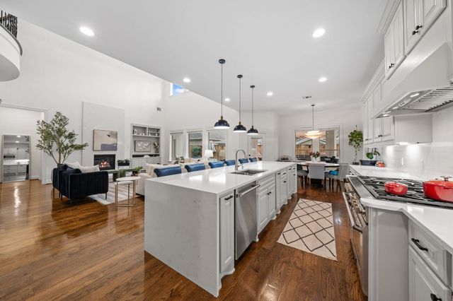 1835 Hewitt Drive, Houston, TX 77018