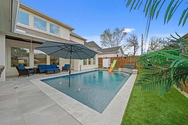 1835 Hewitt Drive, Houston, TX 77018