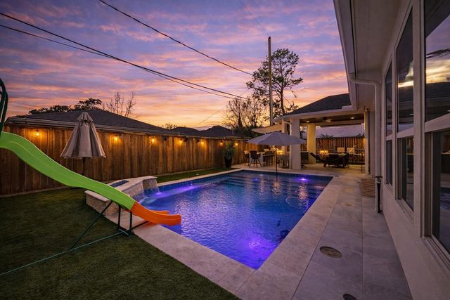 1835 Hewitt Drive, Houston, TX 77018