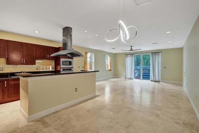 409 SW 5th St, Fort Lauderdale, FL 33315