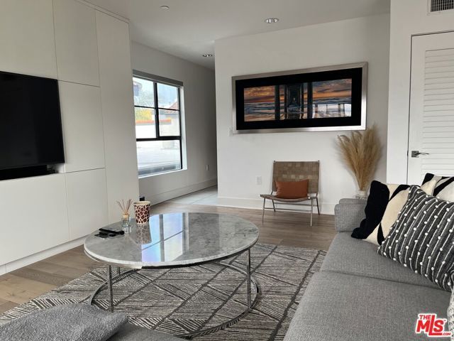 932 N Alfred Street PH1, Los Angeles, CA 90069