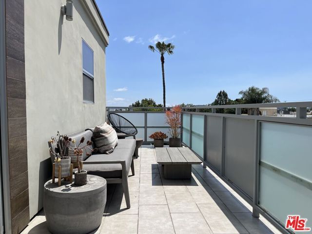 932 N Alfred Street PH1, Los Angeles, CA 90069