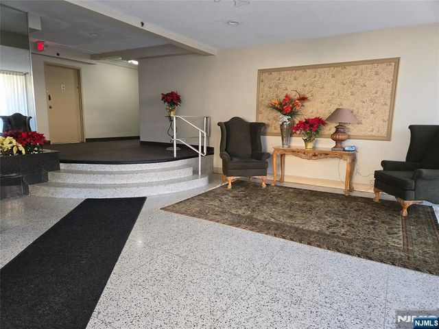 2348 Linwood Avenue 3L, Fort Lee, NJ 07024