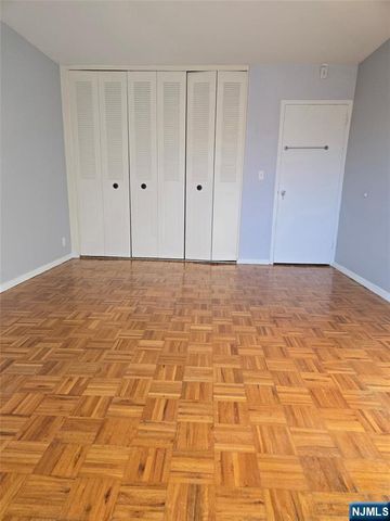 2348 Linwood Avenue 3L, Fort Lee, NJ 07024