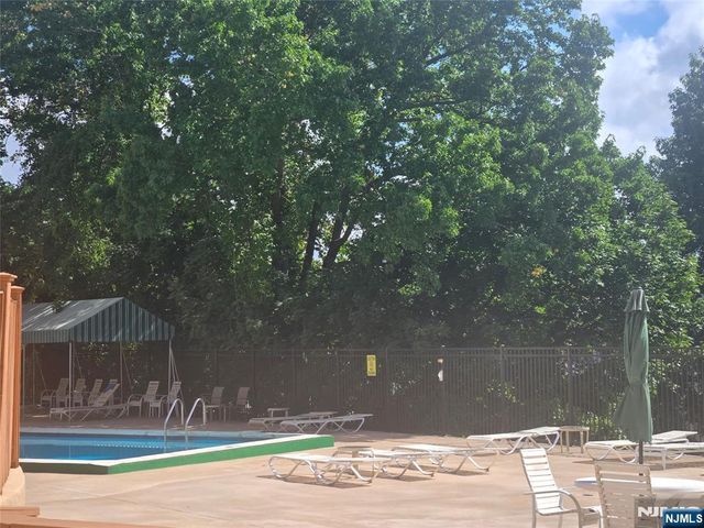 2348 Linwood Avenue 3L, Fort Lee, NJ 07024