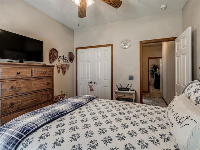 418 N Chisholm Trail Way, Mustang, OK 73064