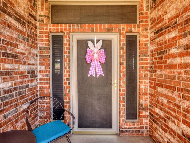 418 N Chisholm Trail Way, Mustang, OK 73064