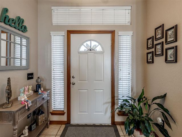418 N Chisholm Trail Way, Mustang, OK 73064