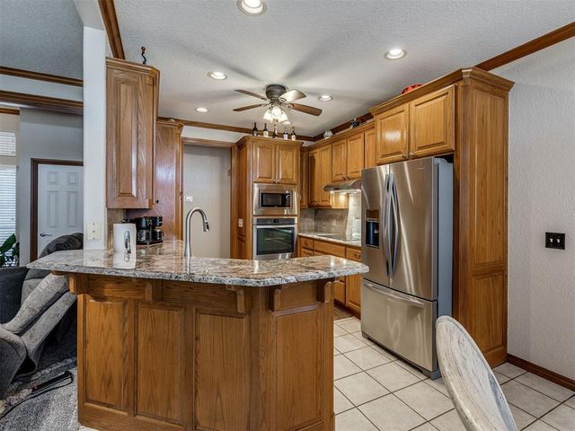 418 N Chisholm Trail Way, Mustang, OK 73064