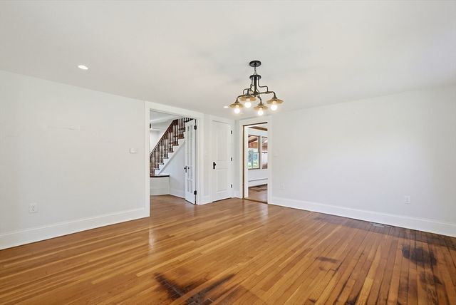 136 Lincoln St, Hudson, MA 01749