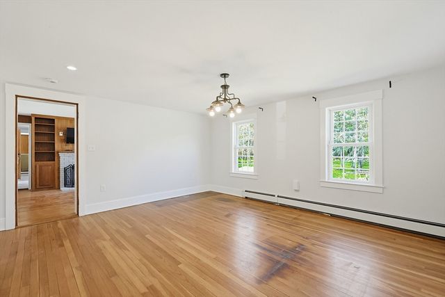 136 Lincoln St, Hudson, MA 01749
