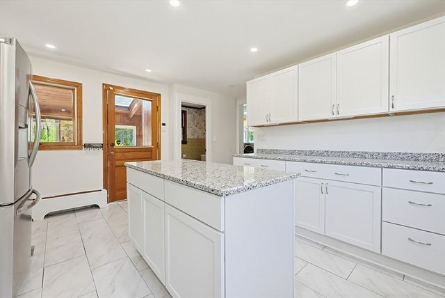 136 Lincoln St, Hudson, MA 01749