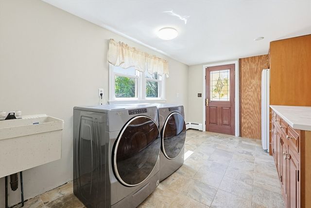 136 Lincoln St, Hudson, MA 01749