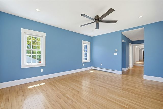 136 Lincoln St, Hudson, MA 01749