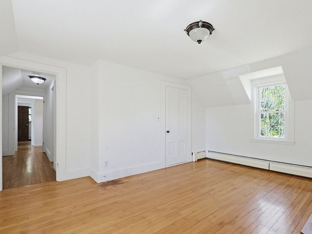 136 Lincoln St, Hudson, MA 01749