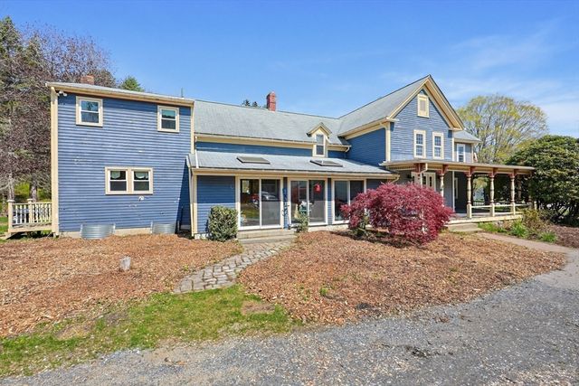 136 Lincoln St, Hudson, MA 01749