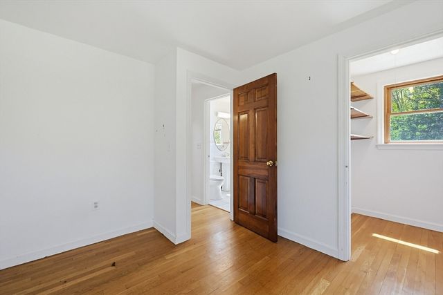 136 Lincoln St, Hudson, MA 01749