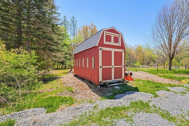 136 Lincoln St, Hudson, MA 01749