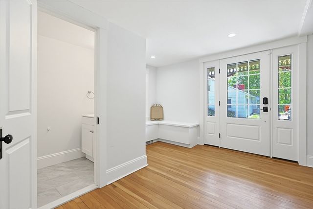 136 Lincoln St, Hudson, MA 01749