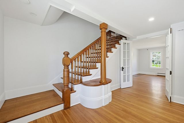 136 Lincoln St, Hudson, MA 01749