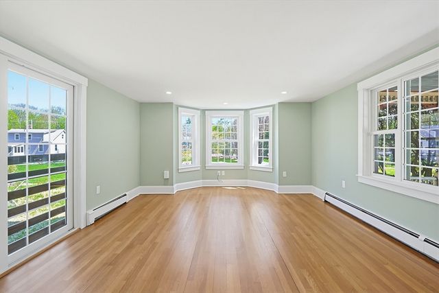 136 Lincoln St, Hudson, MA 01749