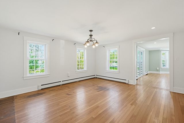 136 Lincoln St, Hudson, MA 01749