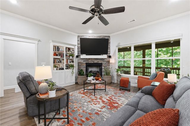 4 Aston Circle, Bella Vista, AR 72714