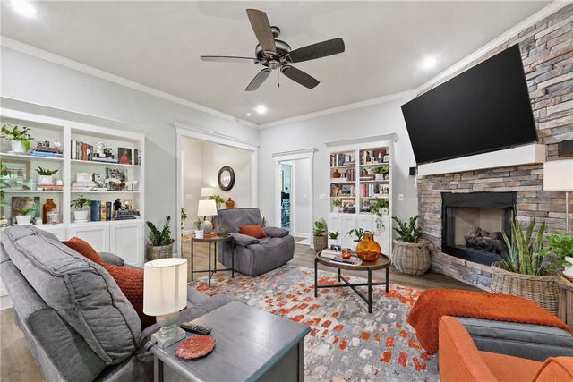 4 Aston Circle, Bella Vista, AR 72714