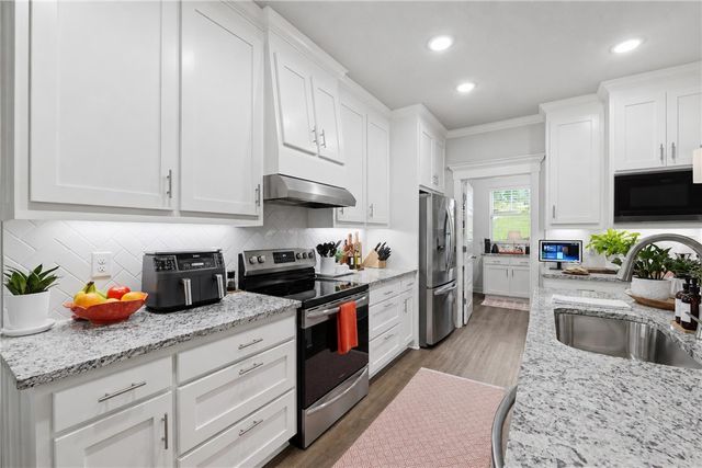 4 Aston Circle, Bella Vista, AR 72714