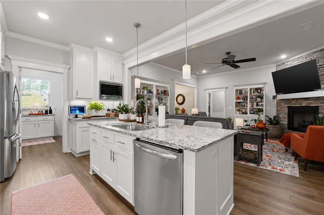 4 Aston Circle, Bella Vista, AR 72714
