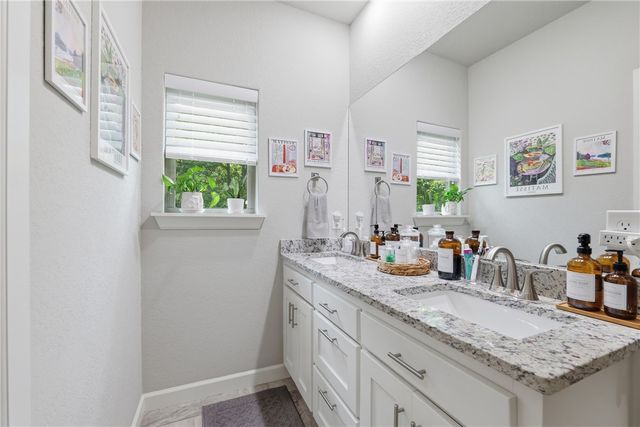 4 Aston Circle, Bella Vista, AR 72714